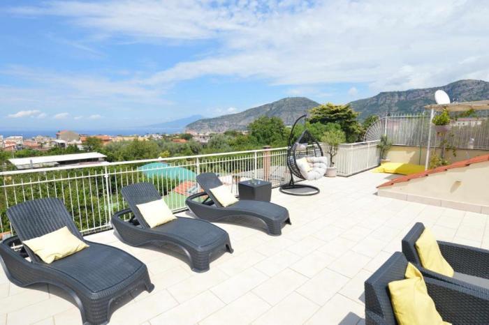 La Terrazza Family Holidays - Sorrento Coast Sant'Agnello Rum bild